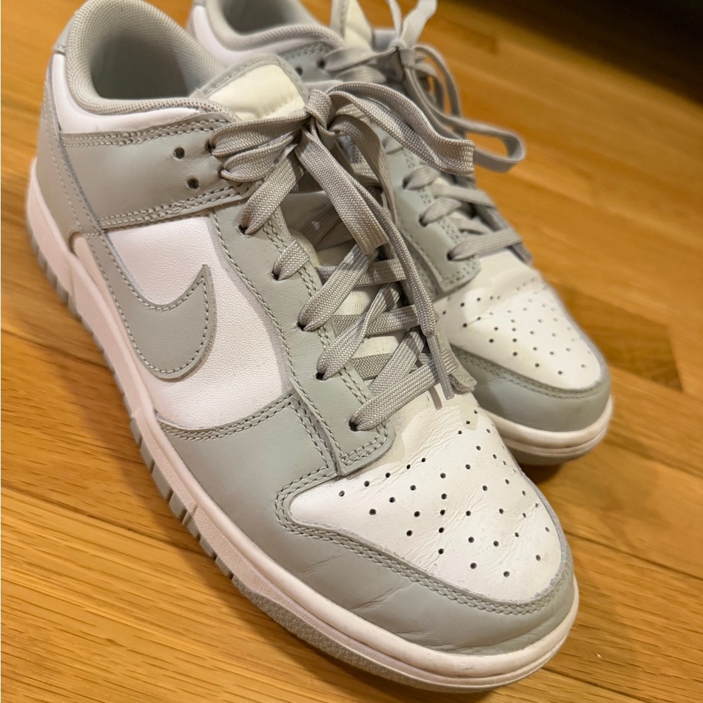 Nike Light Gray and White Dunks size 7